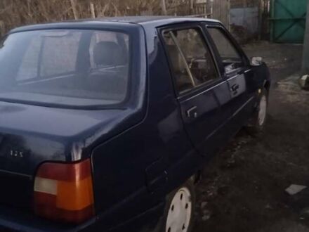 ЗАЗ 1103 Славута 2005 у Києві на Automoto.ua Синій ЗАЗ 1103 Славута, об'ємом двигуна 1.2 л та пробігом 115 тис. км за 1300 $, фото 1 на Automoto.ua