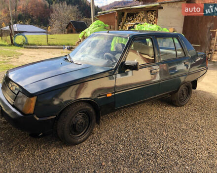 ЗАЗ 1103 Славута 2004 в Косове на Automoto.ua Зеленый ЗАЗ 1103 Славута, объемом двигателя 1.2 л и пробегом 150 тыс. км за 750 $, фото 13 на Automoto.ua