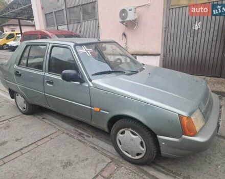 ЗАЗ 1103 Славута 2006 у Києві на Automoto.ua Зелений ЗАЗ 1103 Славута, об'ємом двигуна 1.2 л та пробігом 37 тис. км за 1068 $, фото 4 на Automoto.ua