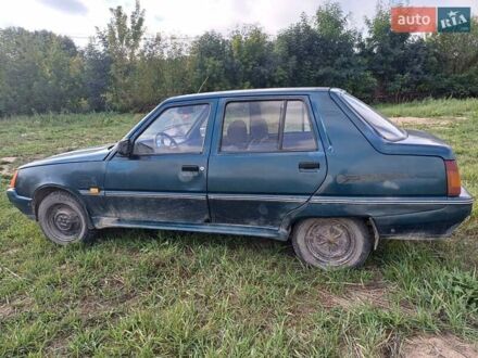 ЗАЗ 1103 Славута 2000 у Вінниці на Automoto.ua Зелений ЗАЗ 1103 Славута, об'ємом двигуна 1.2 л та пробігом 300 тис. км за 600 $, фото 1 на Automoto.ua