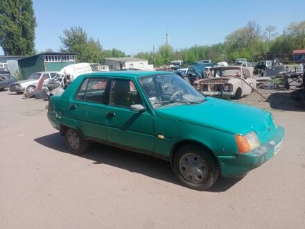 ЗАЗ 1103 Славута 2002 у Бердичеве на Automoto.ua Зелений ЗАЗ 1103 Славута, об'ємом двигуна 0 л та пробігом 100 тис. км за 700 $, фото 1 на Automoto.ua