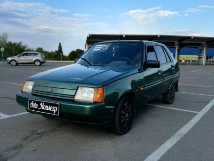 ЗАЗ 1103 Славута 2004 в Запорожье на Automoto.ua Зеленый ЗАЗ 1103 Славута, объемом двигателя 0 л и пробегом 151 тыс. км за 1300 $, фото 1 на Automoto.ua