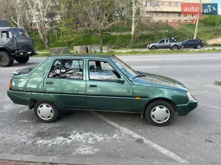 ЗАЗ 1103 Славута 2005 в Запорожье на Automoto.ua Зеленый ЗАЗ 1103 Славута, объемом двигателя 1.3 л и пробегом 216 тыс. км за 1300 $, фото 1 на Automoto.ua