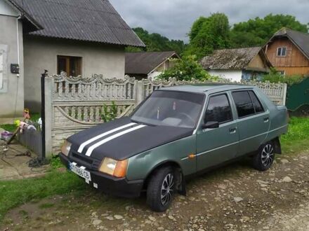 ЗАЗ 1103 Славута 2006 у Коломые на Automoto.ua Зелений ЗАЗ 1103 Славута, об'ємом двигуна 1.2 л та пробігом 128 тис. км за 850 $, фото 1 на Automoto.ua