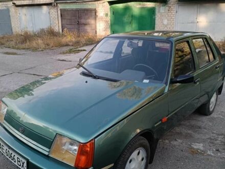 ЗАЗ 1103 Славута 2007 в Вольногорске на Automoto.ua Зеленый ЗАЗ 1103 Славута, объемом двигателя 1.2 л и пробегом 12 тыс. км за 1000 $, фото 1 на Automoto.ua