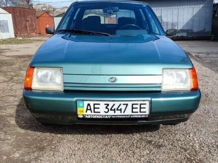 ЗАЗ 1103 Славута 2009 у Кривому Розі на Automoto.ua Зелений ЗАЗ 1103 Славута, об'ємом двигуна 1.3 л та пробігом 60 тис. км за 1800 $, фото 1 на Automoto.ua