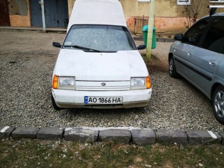 ЗАЗ 1105 2008 в Ужгороде на Automoto.ua Белый ЗАЗ 1105, объемом двигателя 1 л и пробегом 200 тыс. км за 1000 $, фото 1 на Automoto.ua