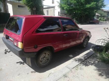 ЗАЗ 1125 2003 в Бердичеве на Automoto.ua Красный ЗАЗ 1125, объемом двигателя 1.2 л и пробегом 111 тыс. км за 850 $, фото 1 на Automoto.ua