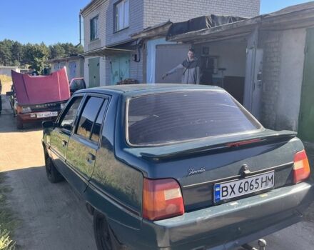 Зеленый ЗАЗ 1125, объемом двигателя 1.3 л и пробегом 143 тыс. км за 650 $, фото 5 на Automoto.ua