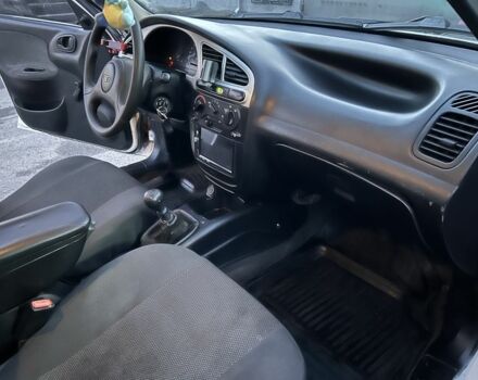 Білий ЗАЗ Ланос, об'ємом двигуна 1.3 л та пробігом 168 тис. км за 1500 $, фото 3 на Automoto.ua