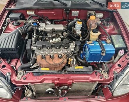 Красный ЗАЗ Ланос, объемом двигателя 1.5 л и пробегом 150 тыс. км за 2800 $, фото 3 на Automoto.ua