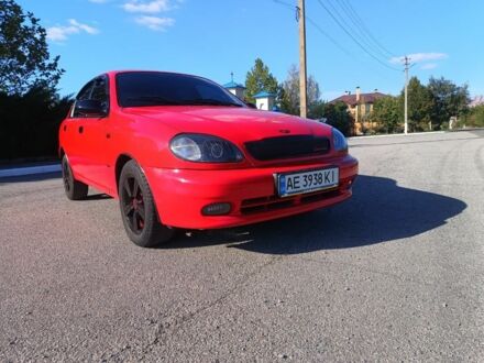 Красный ЗАЗ Ланос, объемом двигателя 1.6 л и пробегом 187 тыс. км за 3600 $, фото 1 на Automoto.ua