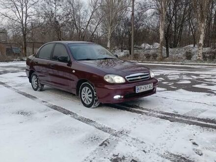 Красный ЗАЗ Ланос, объемом двигателя 1.5 л и пробегом 200 тыс. км за 2650 $, фото 1 на Automoto.ua