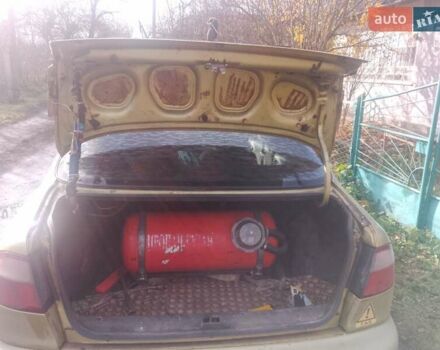 Жовтий ЗАЗ Ланос, об'ємом двигуна 1.39 л та пробігом 300 тис. км за 1350 $, фото 7 на Automoto.ua