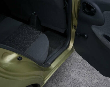 Желтый ЗАЗ Ланос, объемом двигателя 1.39 л и пробегом 126 тыс. км за 2100 $, фото 13 на Automoto.ua