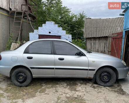 Сірий ЗАЗ Ланос, об'ємом двигуна 1.39 л та пробігом 149 тис. км за 2000 $, фото 1 на Automoto.ua