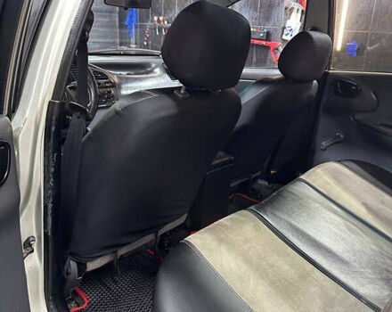 Сірий ЗАЗ Ланос, об'ємом двигуна 1.6 л та пробігом 270 тис. км за 1999 $, фото 15 на Automoto.ua