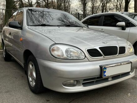 Сірий ЗАЗ Ланос, об'ємом двигуна 1.4 л та пробігом 124 тис. км за 1999 $, фото 1 на Automoto.ua