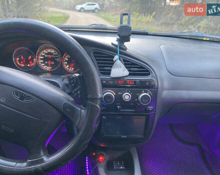 Зеленый ЗАЗ Ланос, объемом двигателя 1.5 л и пробегом 290 тыс. км за 1400 $, фото 7 на Automoto.ua