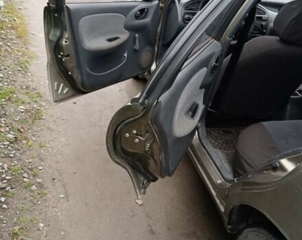 Зелений ЗАЗ Ланос, об'ємом двигуна 1.39 л та пробігом 111 тис. км за 2500 $, фото 4 на Automoto.ua