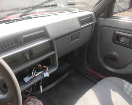 Красный ЗАЗ Нова, объемом двигателя 1.1 л и пробегом 158 тыс. км за 800 $, фото 4 на Automoto.ua