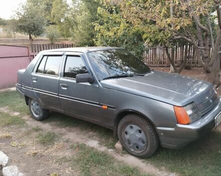 Серый ЗАЗ Нова, объемом двигателя 1.3 л и пробегом 130 тыс. км за 1500 $, фото 1 на Automoto.ua