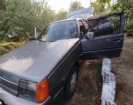 Серый ЗАЗ Нова, объемом двигателя 1.3 л и пробегом 130 тыс. км за 1500 $, фото 3 на Automoto.ua