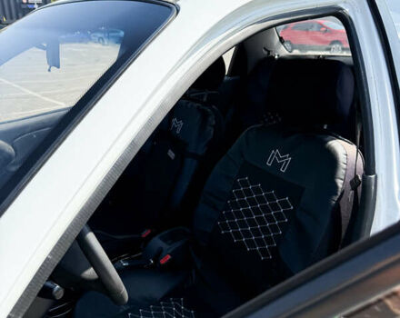 Білий ЗАЗ Sens, об'ємом двигуна 1.3 л та пробігом 174 тис. км за 2890 $, фото 4 на Automoto.ua