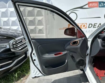 Білий ЗАЗ Sens, об'ємом двигуна 1.3 л та пробігом 150 тис. км за 1990 $, фото 10 на Automoto.ua