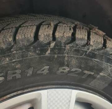 Красный ЗАЗ Сенс, объемом двигателя 1.3 л и пробегом 120 тыс. км за 1700 $, фото 3 на Automoto.ua