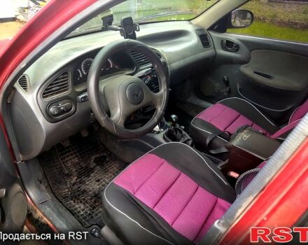 Червоний ЗАЗ Sens, об'ємом двигуна 1.3 л та пробігом 280 тис. км за 1900 $, фото 1 на Automoto.ua