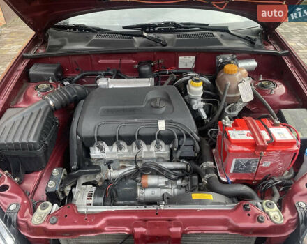 Червоний ЗАЗ Sens, об'ємом двигуна 1.3 л та пробігом 30 тис. км за 3450 $, фото 1 на Automoto.ua