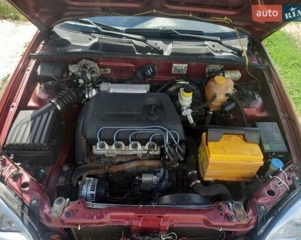 Червоний ЗАЗ Sens, об'ємом двигуна 1.3 л та пробігом 97 тис. км за 2300 $, фото 5 на Automoto.ua