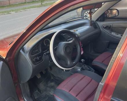 Червоний ЗАЗ Sens, об'ємом двигуна 1.3 л та пробігом 272 тис. км за 2000 $, фото 5 на Automoto.ua