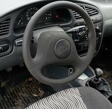 Червоний ЗАЗ Sens, об'ємом двигуна 1.3 л та пробігом 51 тис. км за 2400 $, фото 5 на Automoto.ua