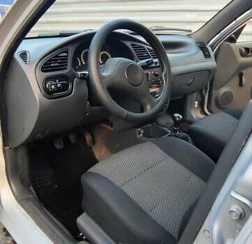 Сірий ЗАЗ Sens, об'ємом двигуна 1.3 л та пробігом 94 тис. км за 3400 $, фото 2 на Automoto.ua