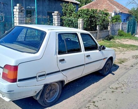 ЗАЗ Славута 2002 в Николаеве на Automoto.ua Белый ЗАЗ Славута, объемом двигателя 12 л и пробегом 185 тыс. км за 900 $, фото 2 на Automoto.ua