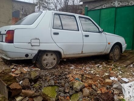 Белый ЗАЗ Славута, объемом двигателя 1.2 л и пробегом 127 тыс. км за 1000 $, фото 1 на Automoto.ua