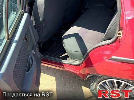 Красный ЗАЗ Славута, объемом двигателя 1.2 л и пробегом 90 тыс. км за 1500 $, фото 7 на Automoto.ua