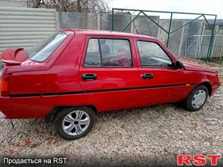 ЗАЗ Славута 2003 у Александрие на Automoto.ua Червоний ЗАЗ Славута, об'ємом двигуна 1.2 л та пробігом 155 тис. км за 1299 $, фото 1 на Automoto.ua