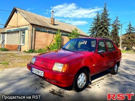 ЗАЗ Славута 2003 у Харкові на Automoto.ua Червоний ЗАЗ Славута, об'ємом двигуна 1.2 л та пробігом 165 тис. км за 575 $, фото 1 на Automoto.ua