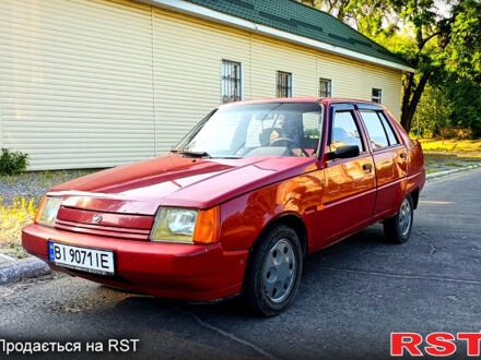 ЗАЗ Славута 2005 в Кременчуге на Automoto.ua Красный ЗАЗ Славута, объемом двигателя 1.2 л и пробегом 140 тыс. км за 1000 $, фото 1 на Automoto.ua