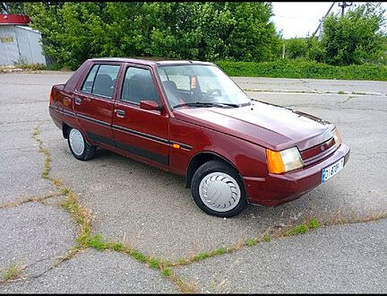 ЗАЗ Славута 2007 в Корсунь-Шевченковском на Automoto.ua Красный ЗАЗ Славута, объемом двигателя 1.2 л и пробегом 300 тыс. км за 1300 $, фото 1 на Automoto.ua