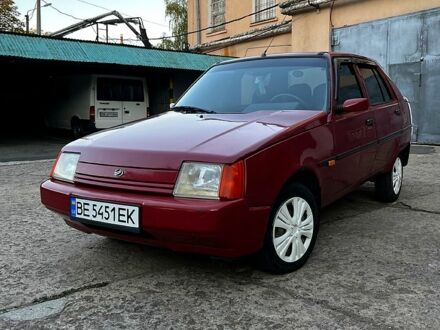 ЗАЗ Славута 2008 в Николаеве на Automoto.ua Красный ЗАЗ Славута, объемом двигателя 1.2 л и пробегом 105 тыс. км за 1400 $, фото 1 на Automoto.ua
