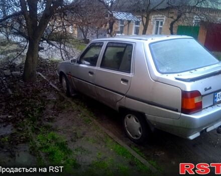 Серый ЗАЗ Славута, объемом двигателя 1.3 л и пробегом 110 тыс. км за 650 $, фото 2 на Automoto.ua