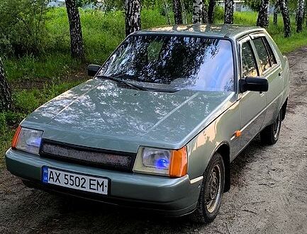 ЗАЗ Славута 2007 у Червоноград на Automoto.ua Сірий ЗАЗ Славута, об'ємом двигуна 1.2 л та пробігом 166 тис. км за 1100 $, фото 1 на Automoto.ua