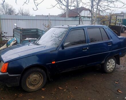 Синий ЗАЗ Славута, объемом двигателя 1.2 л и пробегом 180 тыс. км за 750 $, фото 2 на Automoto.ua