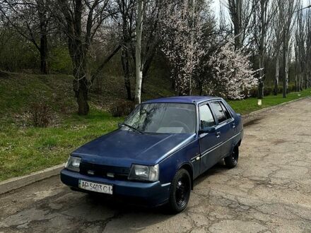 ЗАЗ Славута 2004 в Вольнянске на Automoto.ua Синий ЗАЗ Славута, объемом двигателя 1.2 л и пробегом 300 тыс. км за 550 $, фото 1 на Automoto.ua