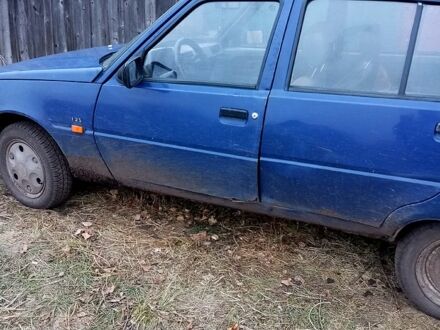 ЗАЗ Славута 2004 у Павлограде на Automoto.ua Синій ЗАЗ Славута, об'ємом двигуна 1.2 л та пробігом 150 тис. км за 400 $, фото 1 на Automoto.ua