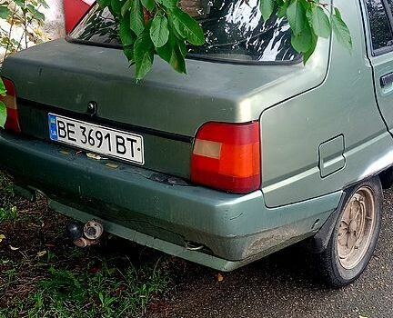 Зеленый ЗАЗ Славута, объемом двигателя 1.2 л и пробегом 175 тыс. км за 700 $, фото 3 на Automoto.ua